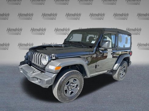 Used 2025 Jeep Wrangler Sport image 4