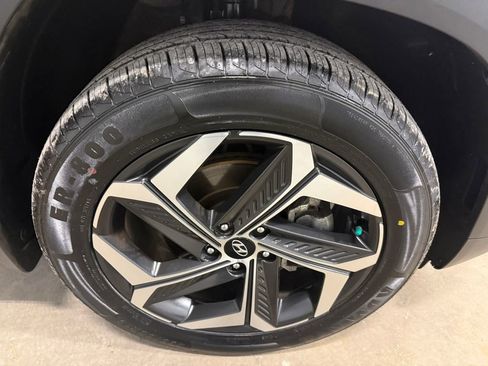 Certified 2022 Hyundai Tucson Limited image 17