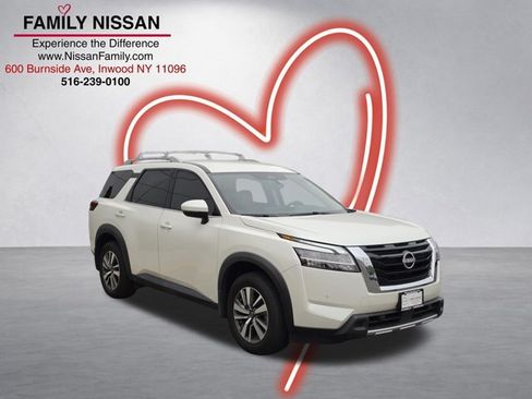 Certified 2024 Nissan Pathfinder SL AWD/4WD image 1