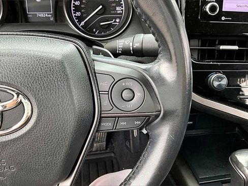 Used 2021 Toyota Camry SE image 11