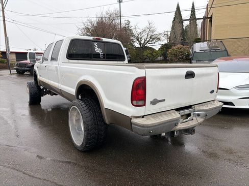Used 2005 Ford F250 Lariat image 3
