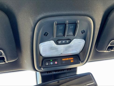 Used 2024 Chevrolet Colorado ZR2 w/ Technology Package image 30