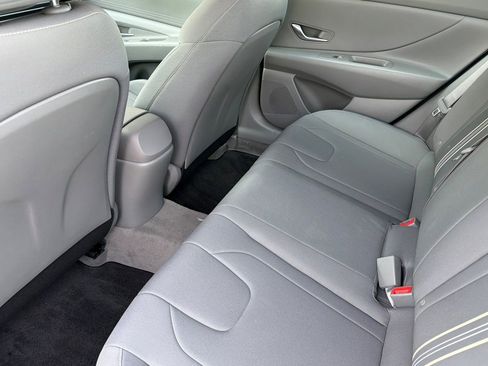 Used 2023 Hyundai Elantra SEL FWD image 14