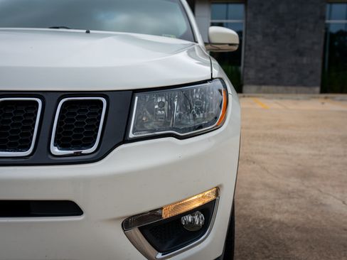 Used 2019 Jeep Compass Limited AWD/4WD image 3
