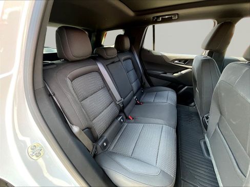 Used 2026 Chevrolet Equinox LT FWD image 25
