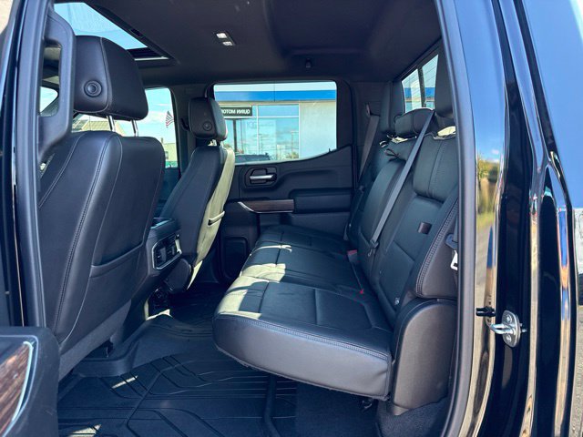 Used 2020 Chevrolet Silverado 1500 High Country w/ Technology Package AWD/4WD image 11