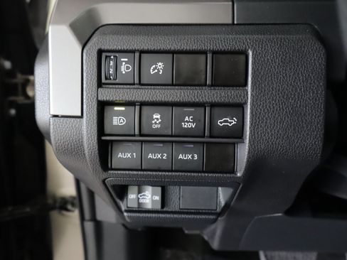 Used 2024 Toyota Tacoma TRD Off-Road w/ TRD Off Road Premium Package AWD/4WD image 19