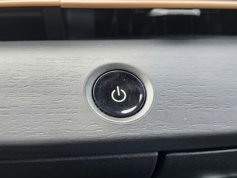 Used 2023 Nissan Ariya FWD image 9