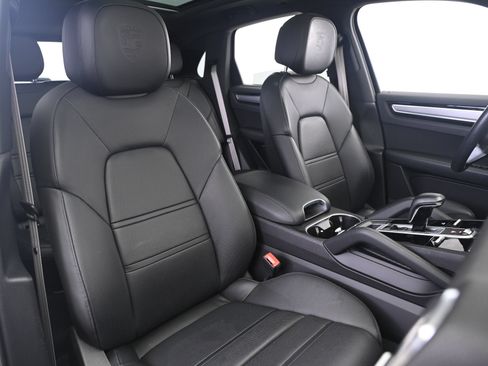 Certified 2023 Porsche Cayenne AWD/4WD image 24