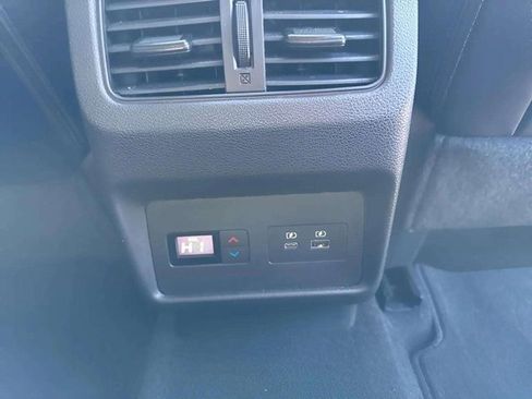 Used 2023 Nissan Rogue SL w/ SL Premium Package image 14