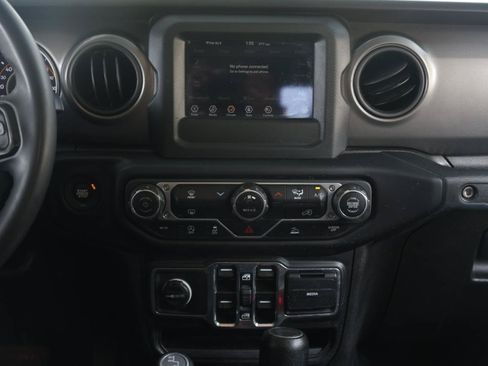 Used 2023 Jeep Gladiator Sport AWD/4WD image 10