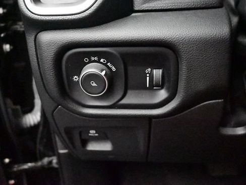 Used 2024 RAM 1500 Laramie AWD/4WD image 38