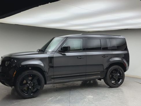 New 2026 Land Rover Defender 110 X-Dynamic SE image 6