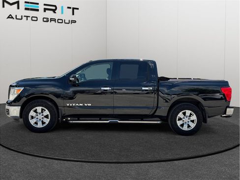 Used 2019 Nissan Titan SV RWD image 5
