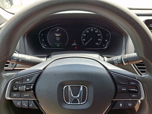 Used 2018 Honda Accord LX image 18