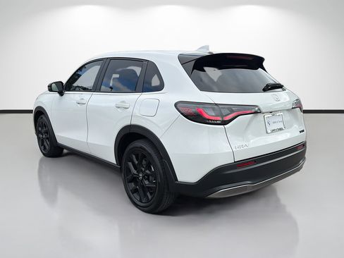 Used 2023 Honda HR-V Sport image 5