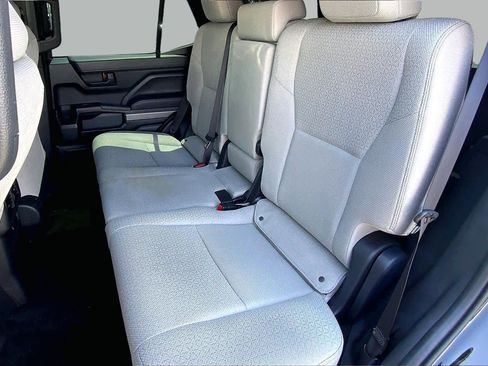 Used 2025 Toyota 4Runner SR5 AWD/4WD image 21