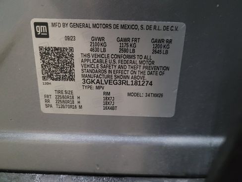 Used 2024 GMC Terrain SLT image 33