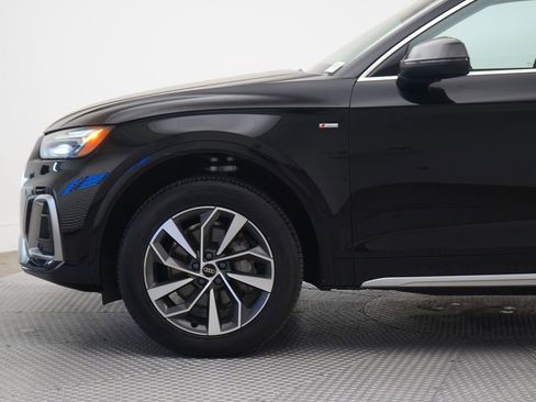 Used 2023 Audi Q5 2.0T Premium w/ Convenience Package image 2