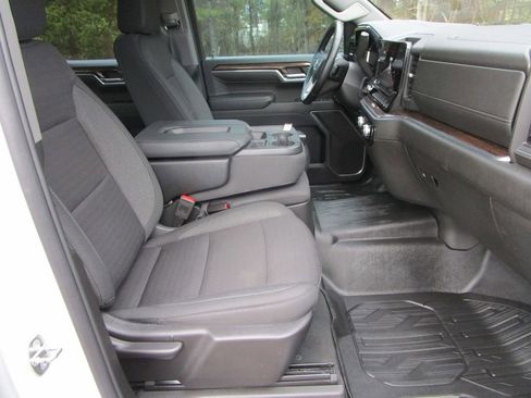 Used 2024 GMC Sierra 1500 SLE w/ X31 Off-Road Package image 25