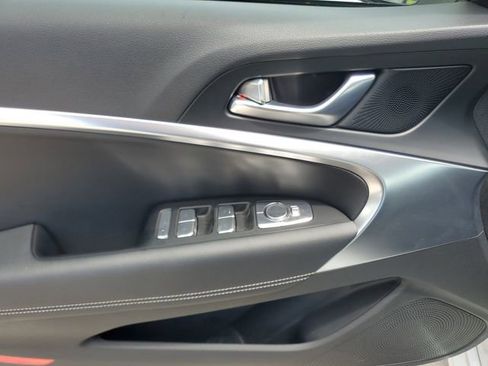 Used 2026 Genesis G70 2.5T image 17