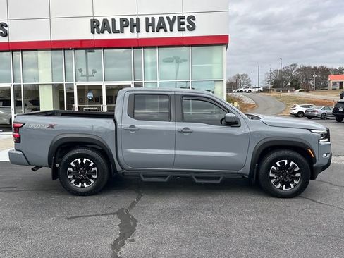 Used 2024 Nissan Frontier Pro-X image 2