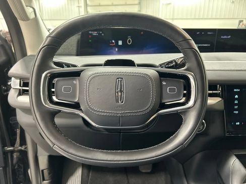 Certified 2026 Lincoln Navigator Reserve AWD/4WD image 15