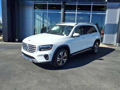 New 2025 Mercedes-Benz GLB 250 4MATIC image 2