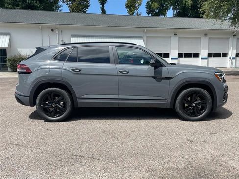 New 2026 Volkswagen Atlas Cross Sport SEL R-Line AWD/4WD image 2