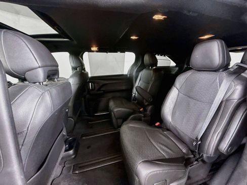 Certified 2025 Toyota Sienna Limited FWD image 34