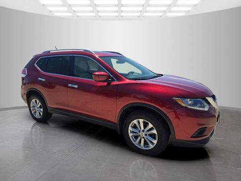 Used 2016 Nissan Rogue SV w/ SV Moonroof Package AWD/4WD image 2