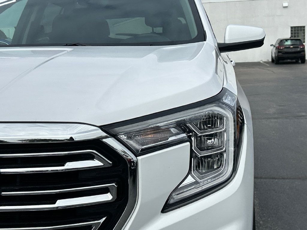 Certified 2023 GMC Terrain SLT FWD image 12