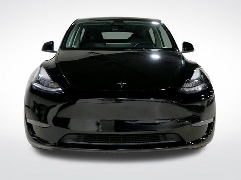 Used 2023 Tesla Model Y Long Range image 12