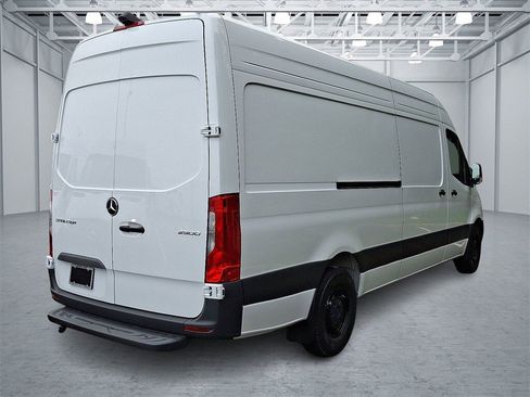 New 2025 Mercedes-Benz Sprinter 2500 image 3