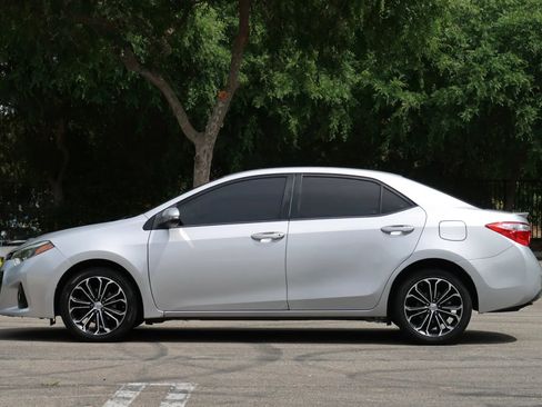Used 2014 Toyota Corolla S Premium FWD image 3