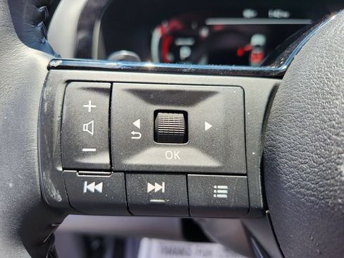 Certified 2025 Nissan Pathfinder Platinum AWD/4WD image 33