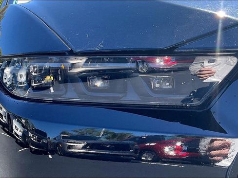 Used 2024 Ford Mustang Convertible image 28