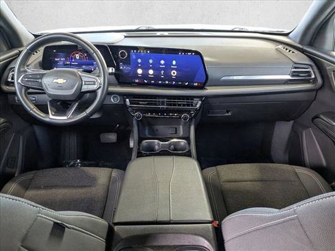 Used 2024 Chevrolet Traverse LT image 15