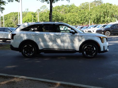 Used 2025 Kia Sorento EX FWD image 12
