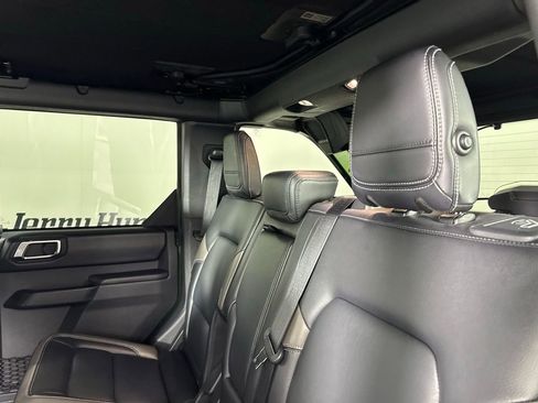 Used 2025 Ford Bronco Outer Banks image 24