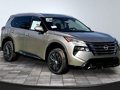 New 2026 Nissan Rogue Platinum AWD/4WD image 2