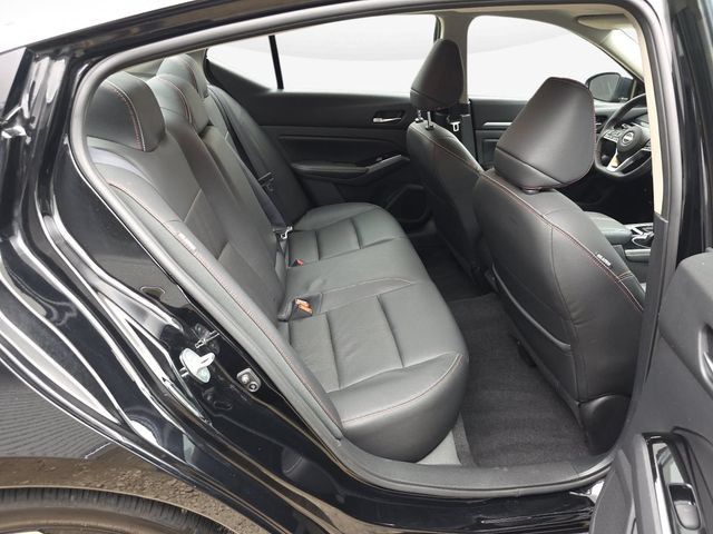 Used 2024 Nissan Altima 2.5 SR w/ SR Premium Package FWD image 36