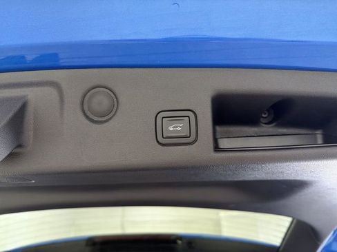 Certified 2024 Chevrolet Equinox LT w/ LPO, Floor Liner Package FWD image 17