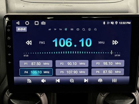 Used 2018 Jeep Wrangler Sport image 12