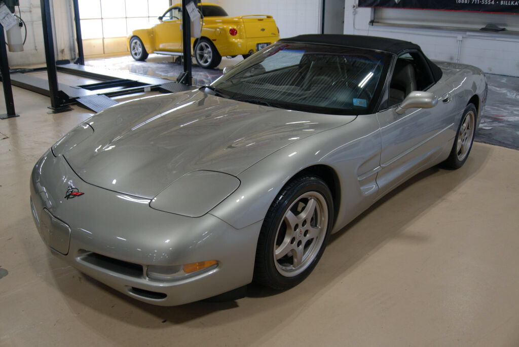 Used 2001 Chevrolet Corvette Convertible w/ Preferred Equipment Group2 RWD image 1