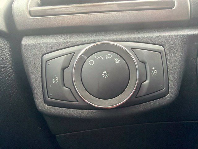 Used 2020 Ford Fusion SEL FWD image 25