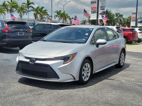 Used 2022 Toyota Corolla LE FWD image 6
