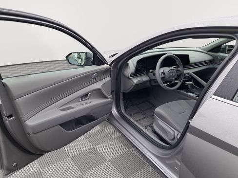 New 2025 Hyundai Elantra SEL w/ Cargo Package image 11