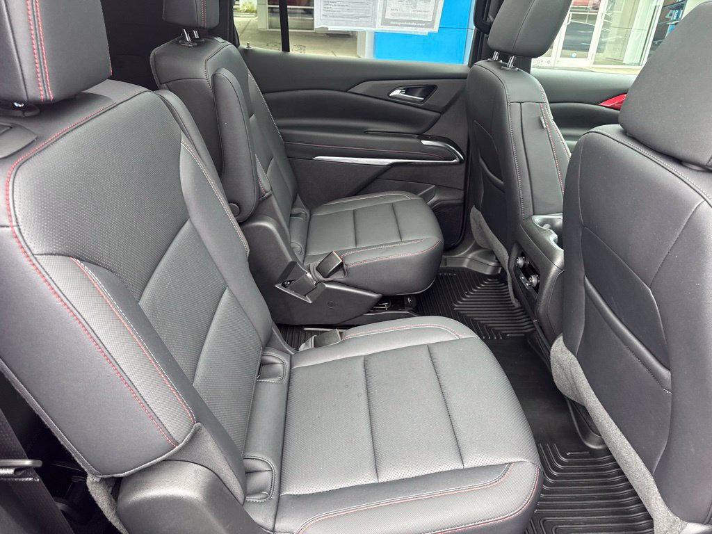 Used 2025 Chevrolet Traverse Z71 w/ Driver Confidence Package AWD/4WD image 14