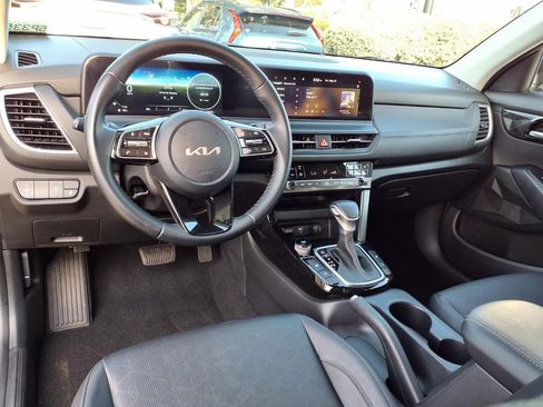 Certified 2024 Kia Seltos EX FWD image 14